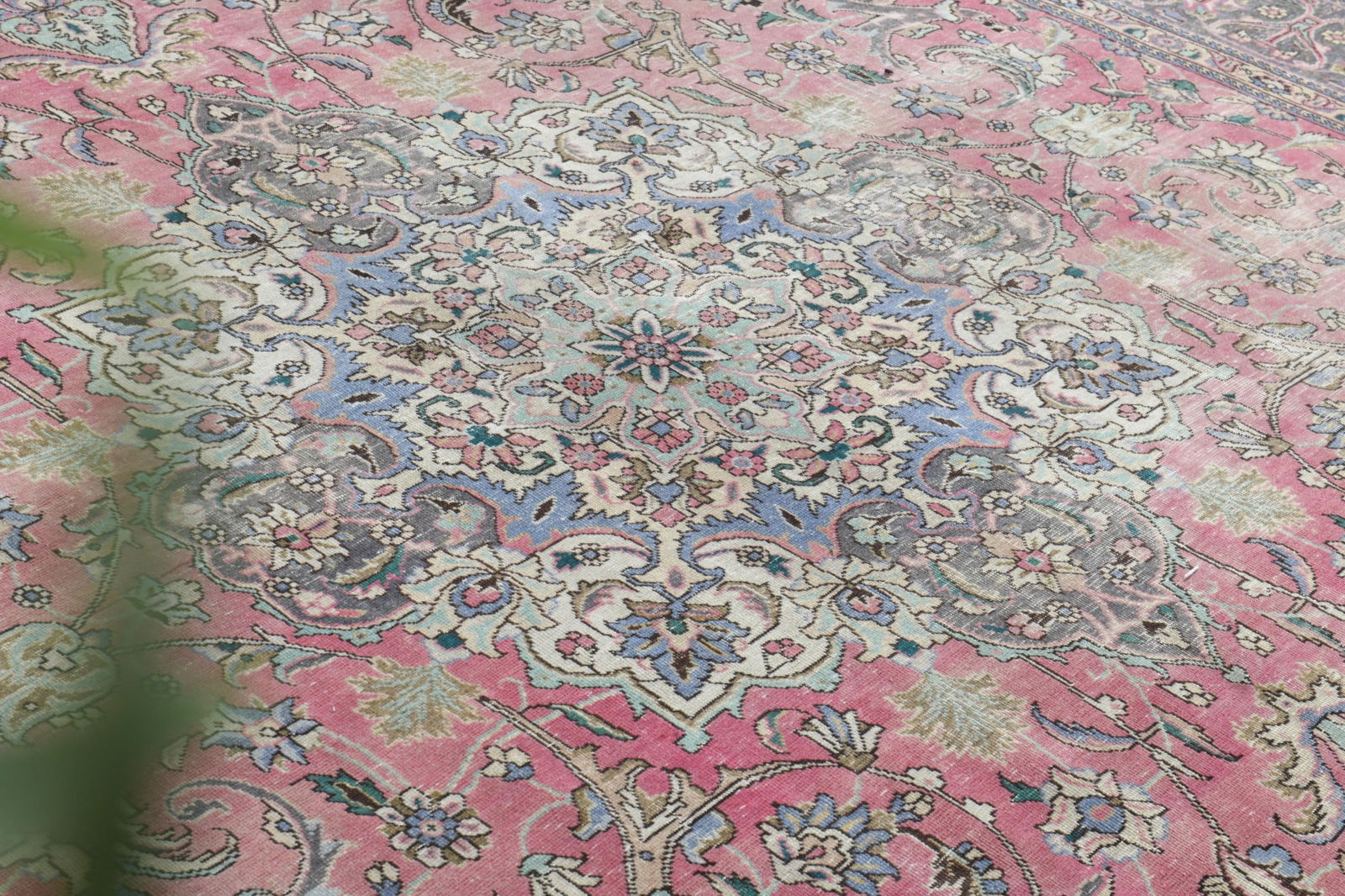 9.6x12.7 ft, PINK PALACE RUG - 17