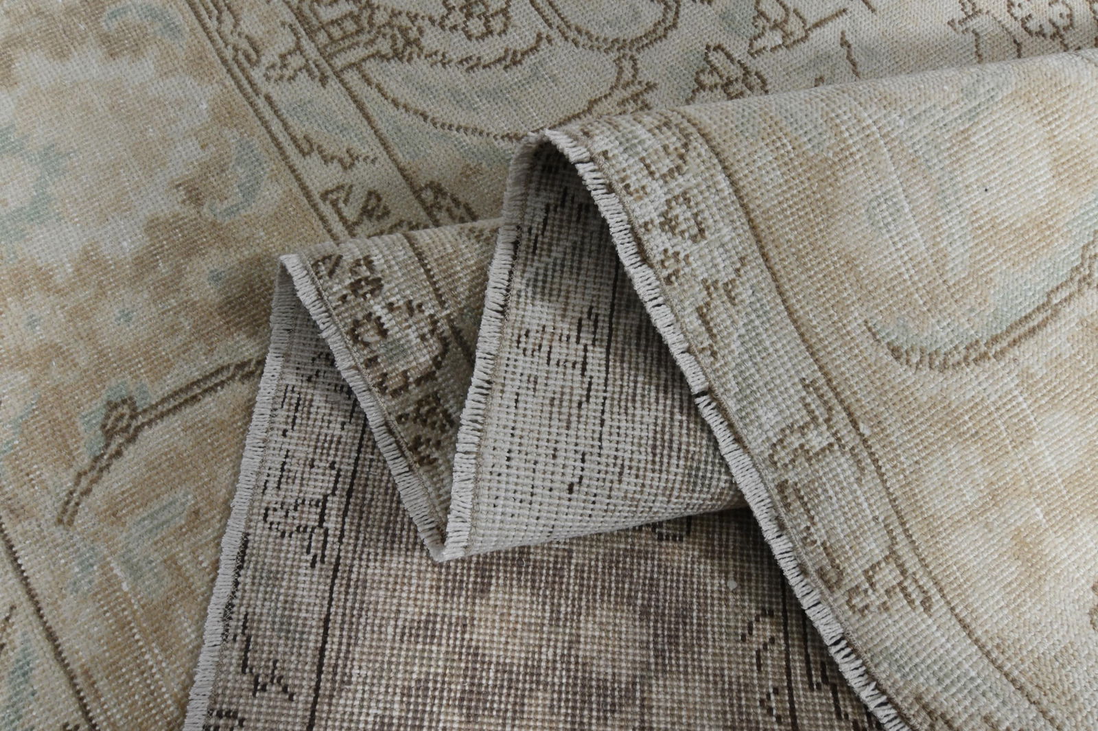 9'4x12'1 ft, VINTAGE PERSIAN RUG: Title: 9'4x12'1 ft, VINTAGE PERSIAN RUG Description: This Turkish one-of-a-kind Anatolian Vintage Rug is hand-knotted and handwoven by the most skilled artisans who use pure wool, in muted, natural