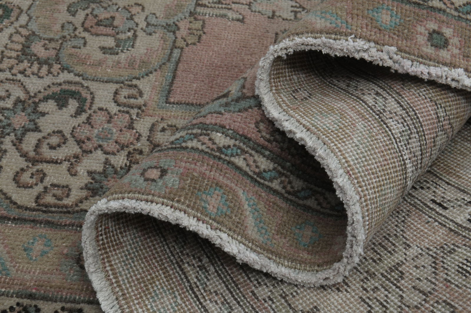 9'5x12'8 ft, PINK PERSIAN RUG: Title: 9'5x12'8 ft, PINK PERSIAN RUG Description: This Turkish one-of-a-kind Anatolian Vintage Rug is hand-knotted and handwoven by the most skilled artisans who use pure wool, in muted, natural tones