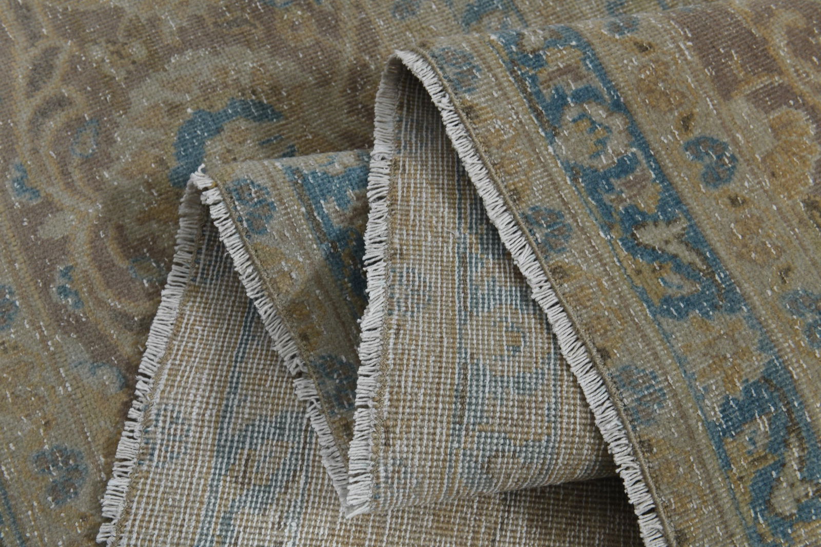 9.5x13.1 ft, PERSIAN MINIMALIST RUG: Title: 9.5x13.1 ft, PERSIAN MINIMALIST RUG Description: This Turkish one-of-a-kind Anatolian Vintage Rug is hand-knotted and handwoven by the most skilled artisans who use pure wool, in muted, natural