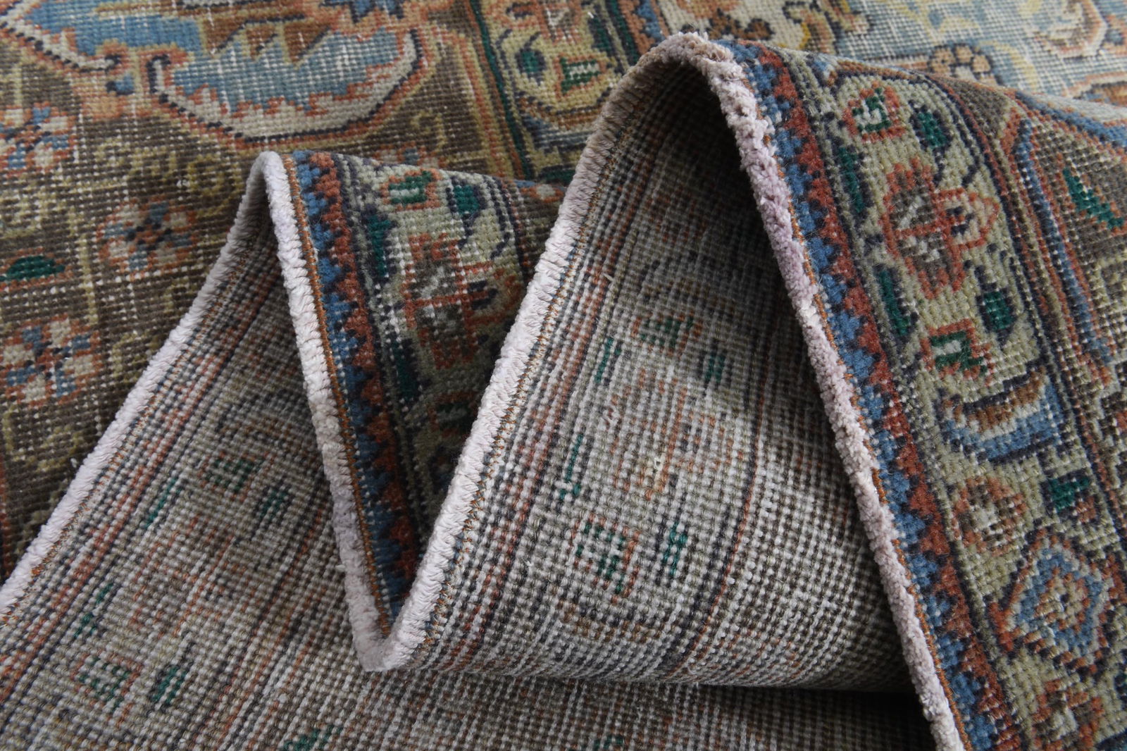 9'6x12'6 ft, ORANGE MINIMALIST RUG: Title: 9'6x12'6 ft, ORANGE MINIMALIST RUG Description: This Turkish one-of-a-kind Anatolian Vintage Rug is hand-knotted and handwoven by the most skilled artisans who use pure wool, in muted, natural