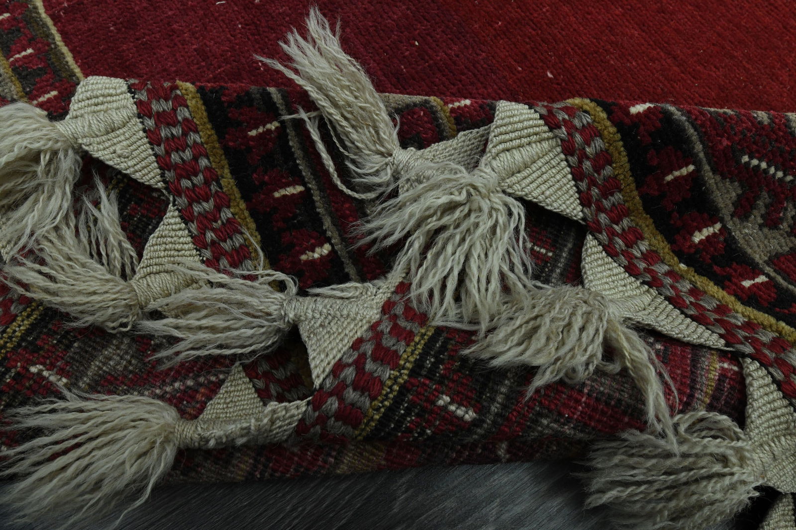 8.9x13.1 ft, SPECIAL VINTAGE RUG: Title: 8.9x13.1 ft, SPECIAL VINTAGE RUG Description: This Turkish one-of-a-kind Anatolian Vintage Rug is hand-knotted and handwoven by the most skilled artisans who use pure wool, in muted, natural