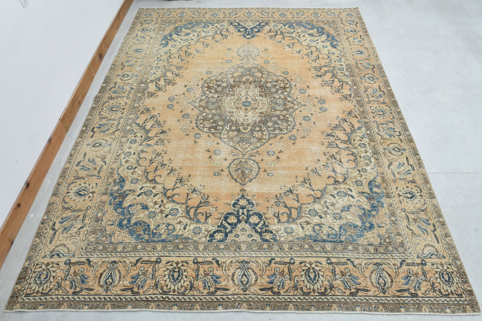 9'2x12'3 ft, ORANGE PERSIAN DÉCOR: Title: 9'2x12'3 ft, ORANGE PERSIAN DÉCOR Description: This Turkish one-of-a-kind Anatolian Vintage Rug is hand-knotted and handwoven by the most skilled artisans who use pure wool, in muted,