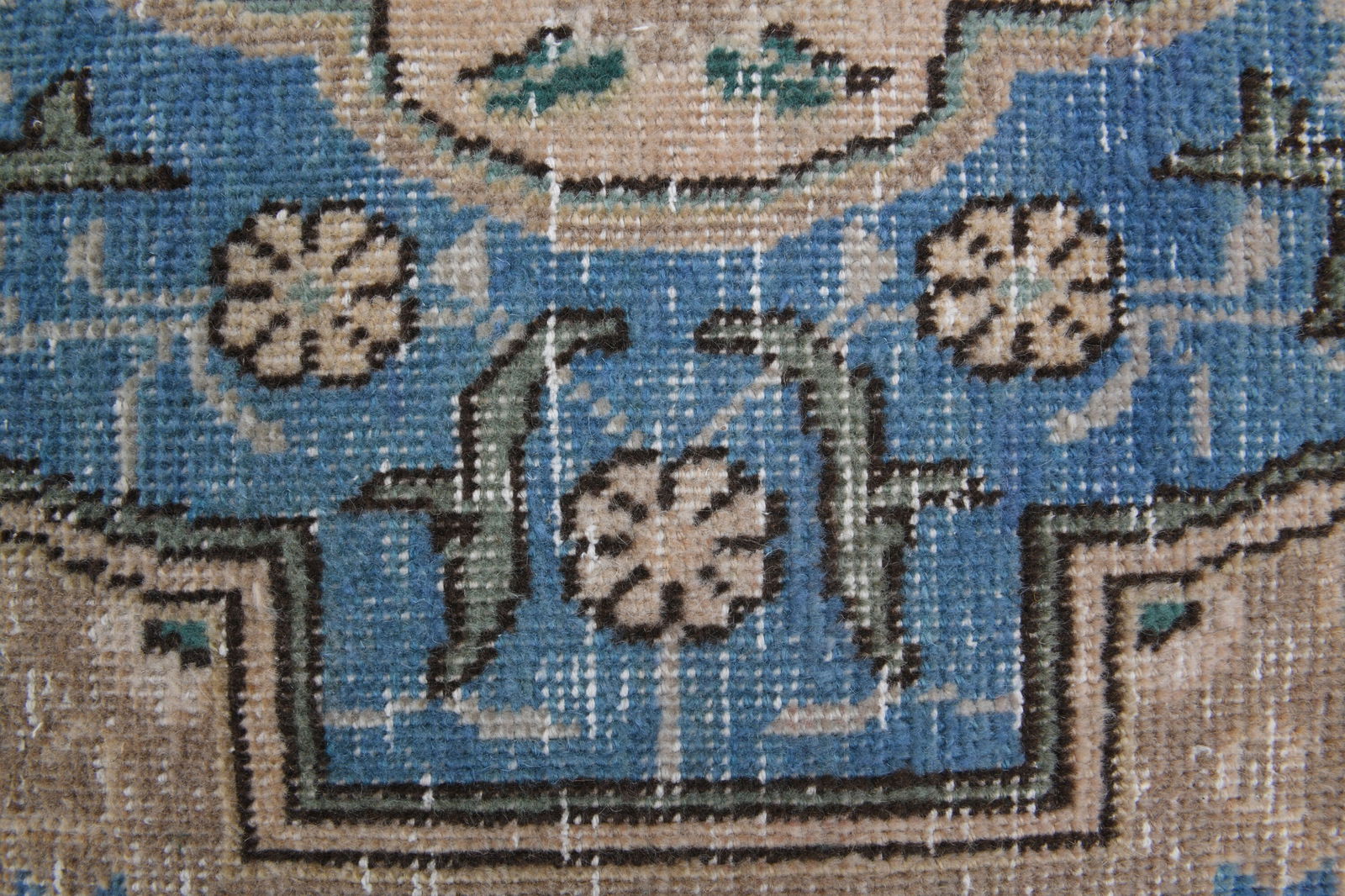 9'8x12'8 ft, RARE DESIGN - 9