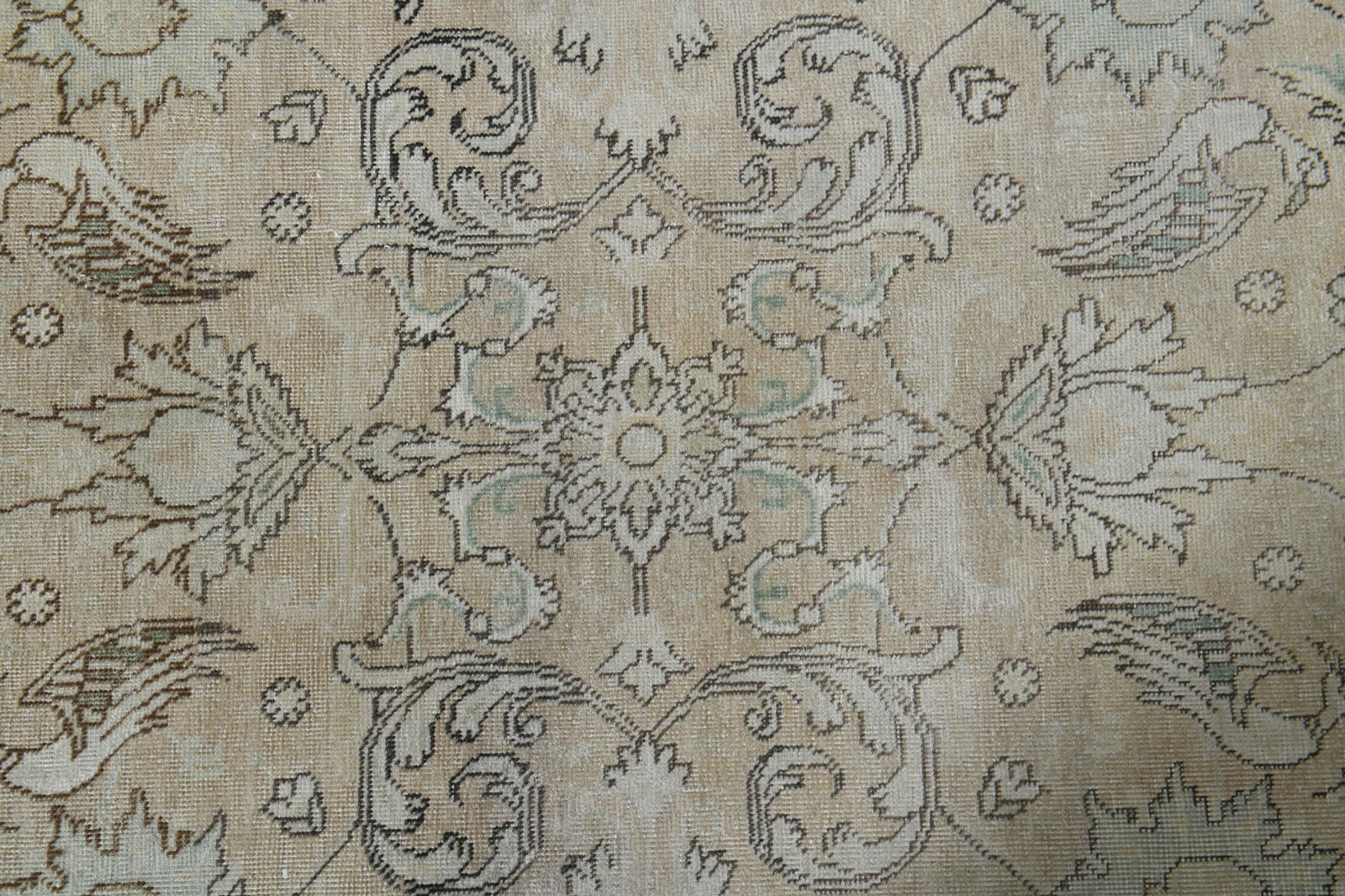 9.1x12.5 ft, BEIGE MINIMALIST RUG - 15