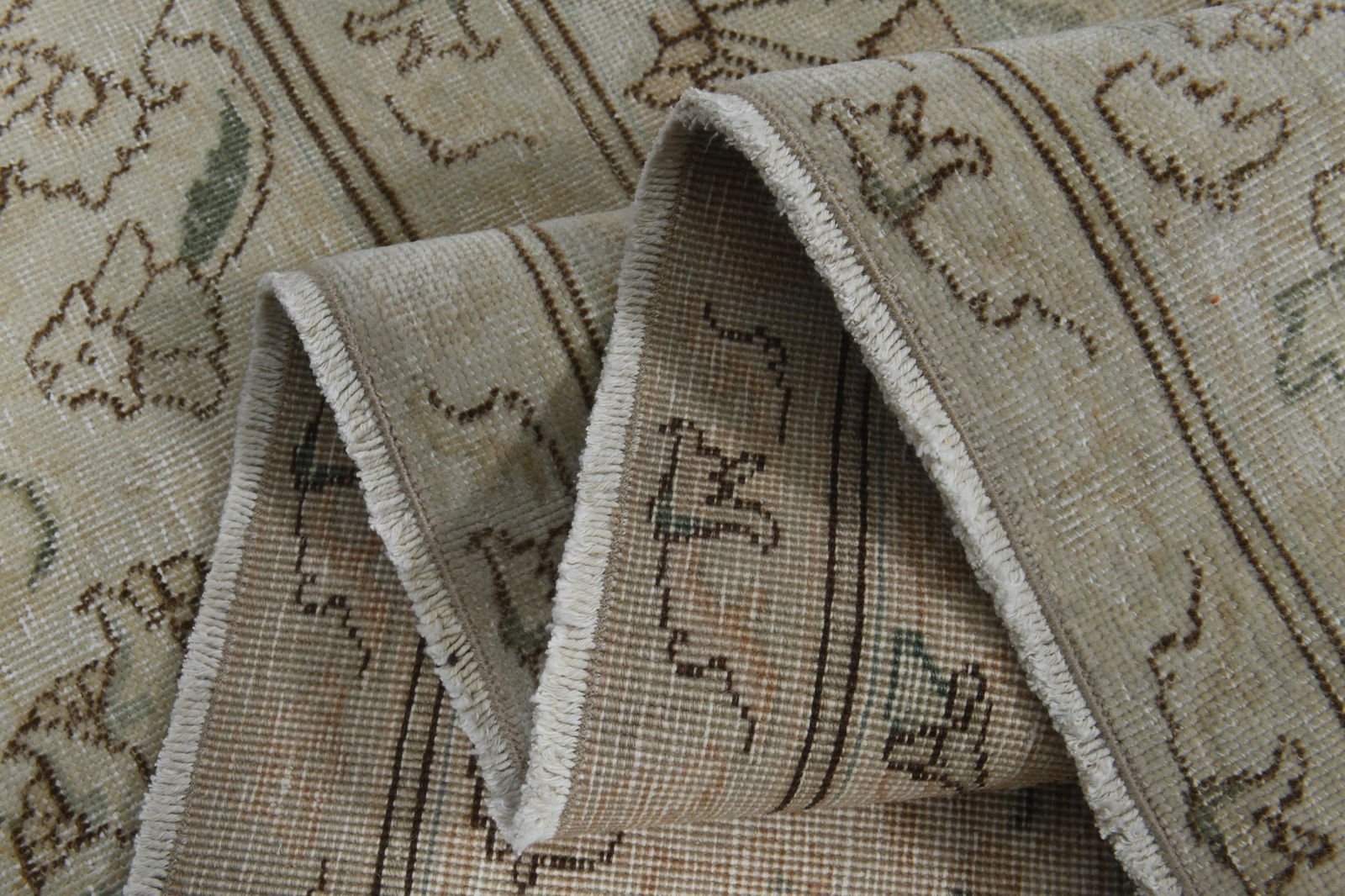 9.1x12.5 ft, BEIGE MINIMALIST RUG: Title: 9.1x12.5 ft, BEIGE MINIMALIST RUG Description: This Turkish one-of-a-kind Anatolian Vintage Rug is hand-knotted and handwoven by the most skilled artisans who use pure wool, in muted, natural