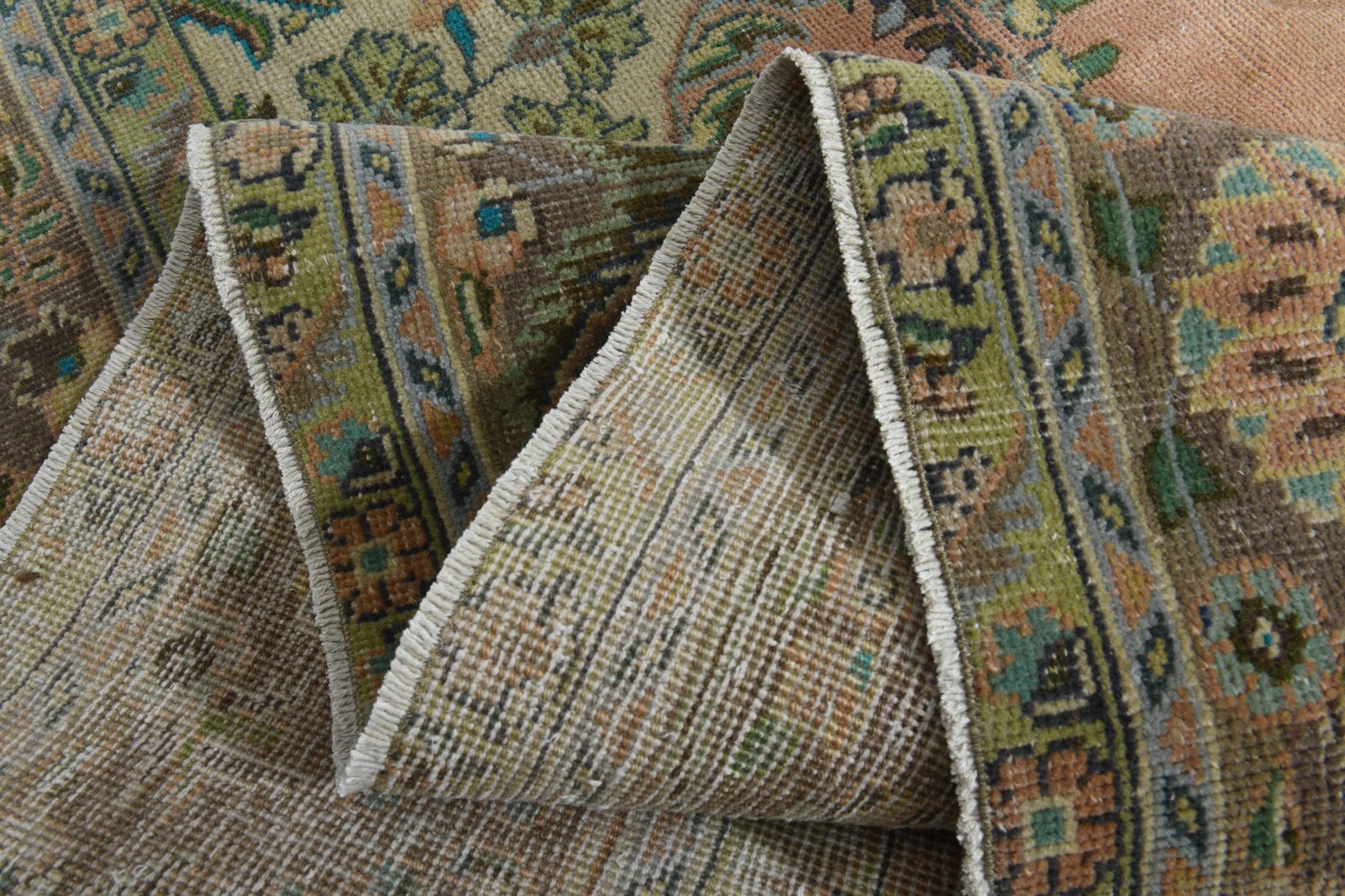 9.5x12.6 ft, OVERSIZED ORANGE BROWN: Title: 9.5x12.6 ft, OVERSIZED ORANGE BROWN Description: This Turkish one-of-a-kind Anatolian Vintage Rug is hand-knotted and handwoven by the most skilled artisans who use pure wool, in muted, natural