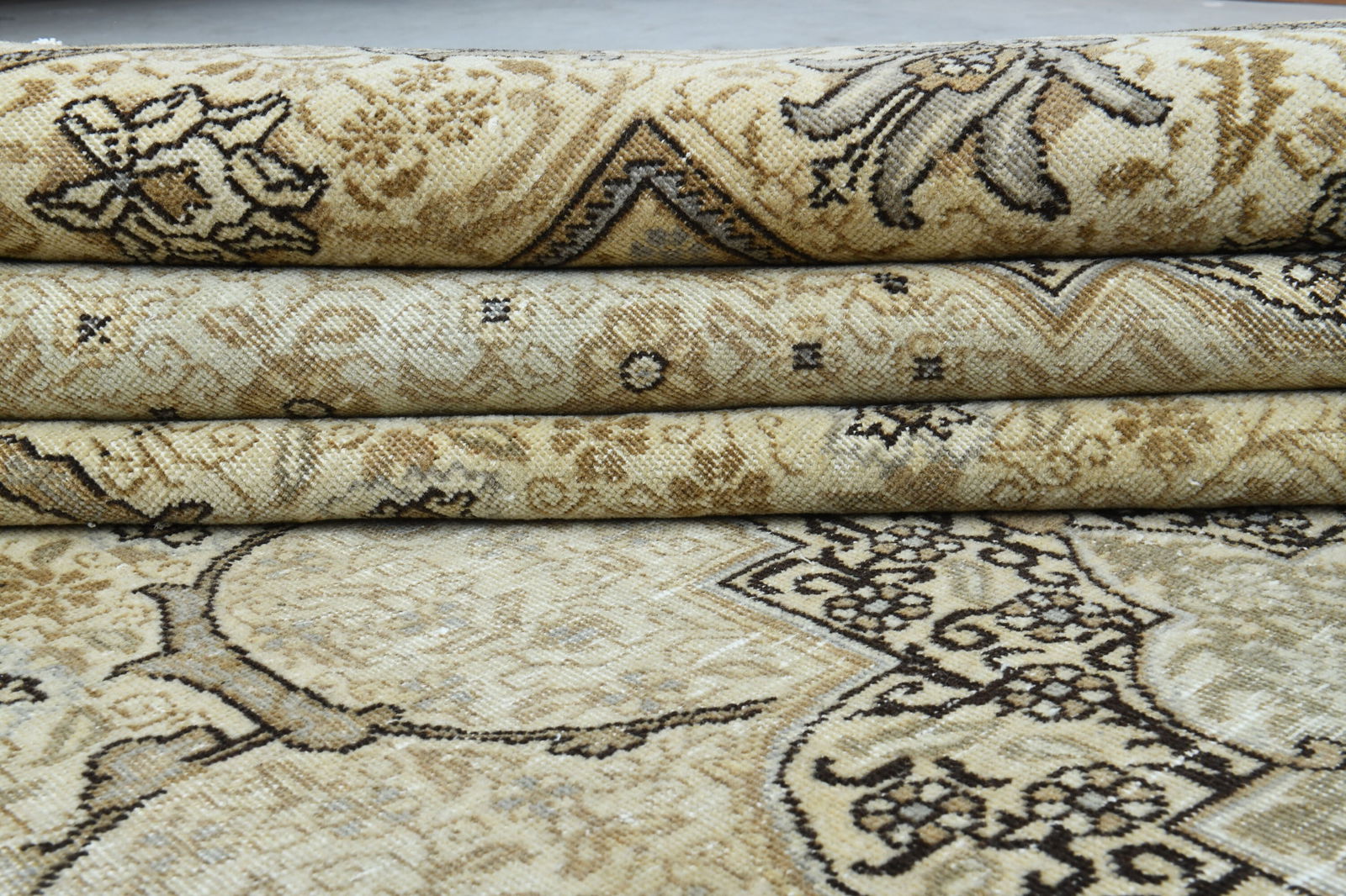 9.9x12.8 ft, OVERSIZED VINTAGE RUG: Title: 9.9x12.8 ft, OVERSIZED VINTAGE RUG Description: This Turkish one-of-a-kind Anatolian Vintage Rug is hand-knotted and handwoven by the most skilled artisans who use pure wool, in muted, natural