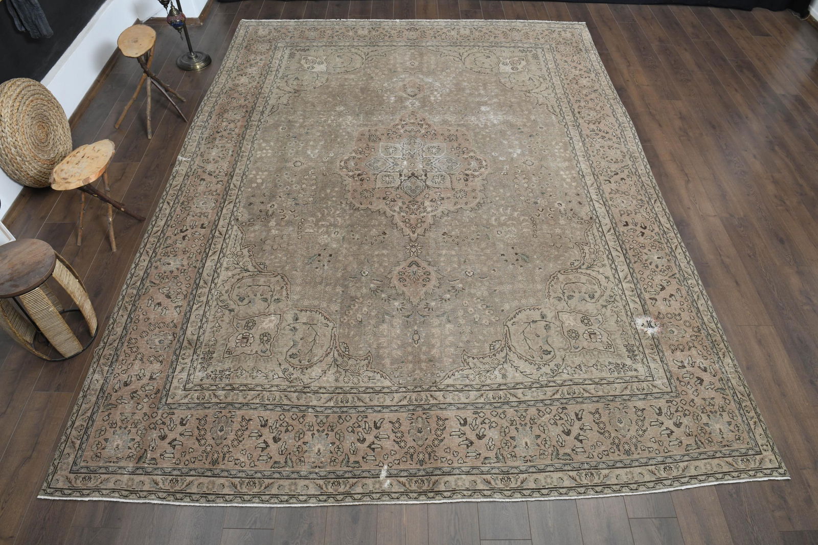 9'6x12'9 ft, BROWN TURKISH RUG: Title: 9'6x12'9 ft, BROWN TURKISH RUG Description: This Turkish one-of-a-kind Anatolian Vintage Rug is hand-knotted and handwoven by the most skilled artisans who use pure wool, in muted, natural tone