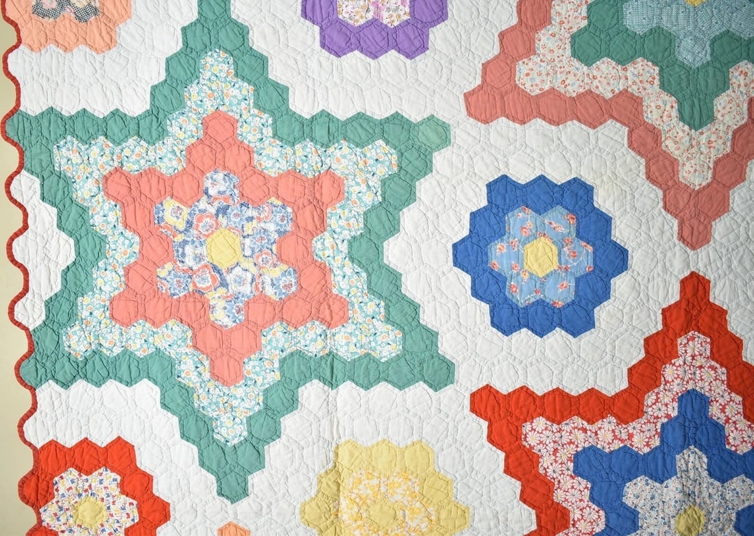 30's Flower Garden Stars Mosaic Quilt - 4