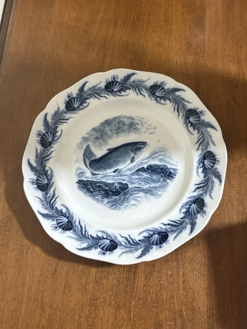Caulden Flow Blue Fish Plate: It measures 9” and is marked. It has no chips, cracks or repairs Shipping:Domestic: Flat-rate of $15.00 to anywhere within the contiguous U.S.International: Foreign shipping rates are