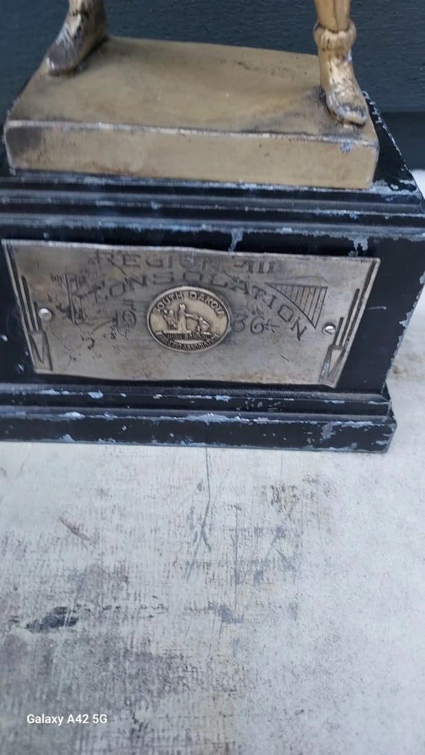 1936 South Dakota Basketball Championship Trophy Figural Shooter 11 Inches - 3