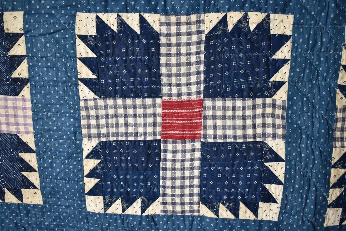 1890's Red, White & Blue Bear Paw Quilt - 3