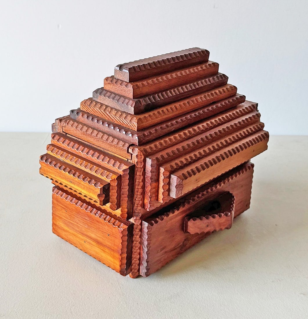 Historically Important Tramp Art Box by Gus Wynn - 2