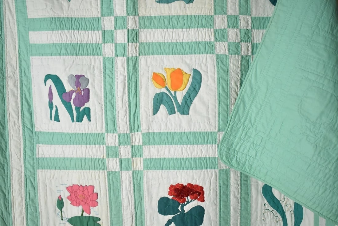 30's "Garden of Flowers" Applique Quilt - 11