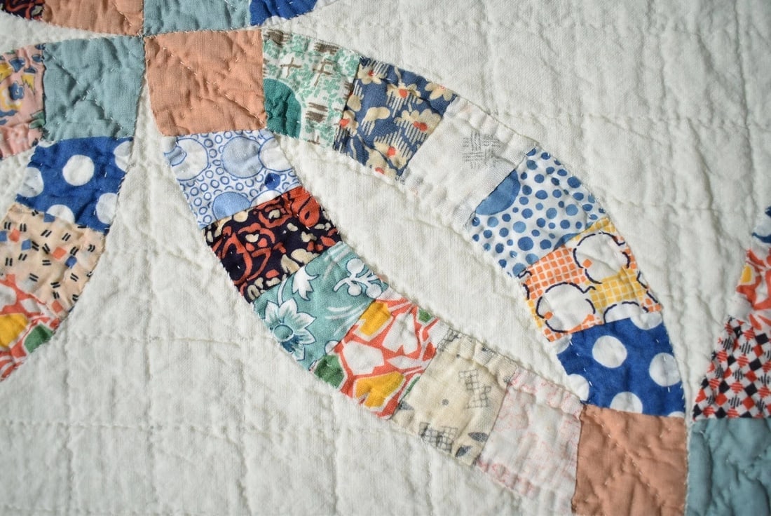 30's Double Wedding Ring Quilt, Small Pieces - 10