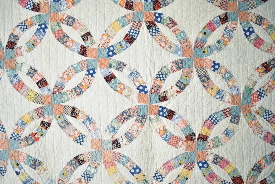 30's Double Wedding Ring Quilt, Small Pieces - 3