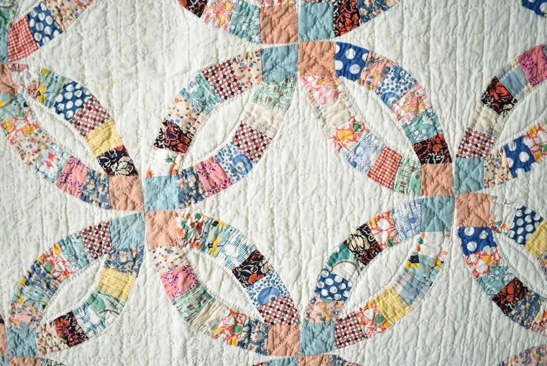 30's Double Wedding Ring Quilt, Small Pieces - 5