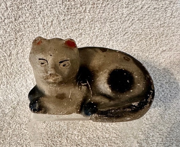 2 Chalkware Cats: 1 Sitting; 1 Resting: This lot contains 2 Chalkware Cats dating to the early 20th century, or slightly earlier, The first is 8” to the top of the left ear, about 2 ½” wide at the chest and the base