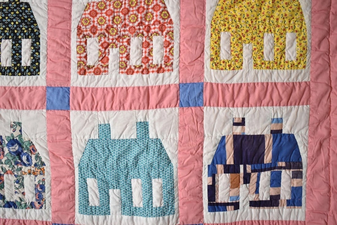 Vibrant 1940's Schoolhouse Quilt - 4