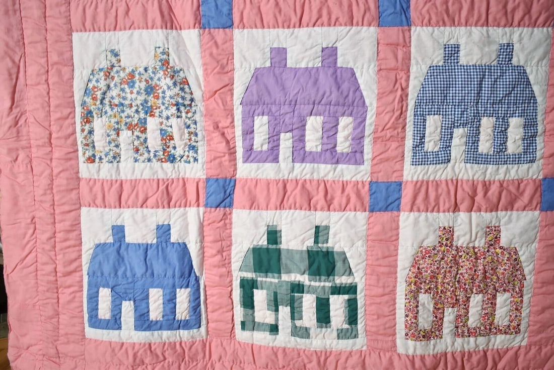 Vibrant 1940's Schoolhouse Quilt - 5