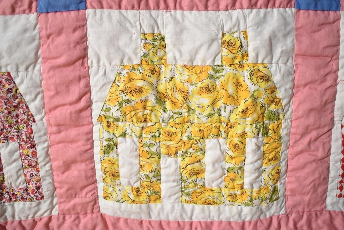 Vibrant 1940's Schoolhouse Quilt - 6