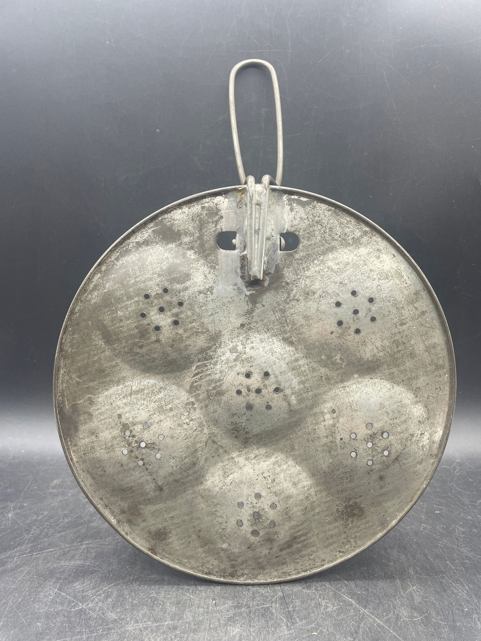 Primitive Tin Antique Poached Egg Maker, Spring Loaded Handle, 6 Rings - 8