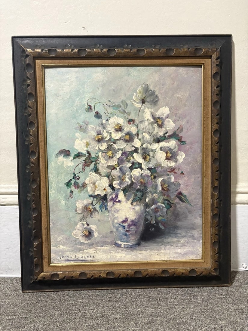 Marie Linnell Still Life Oil On Board Painting: The frame measures 25 5/8” x 21 3/4” and the board measures 20” x 16”. It is signed in the lower left hand corner. It is in good condition with no issues and is being sold as