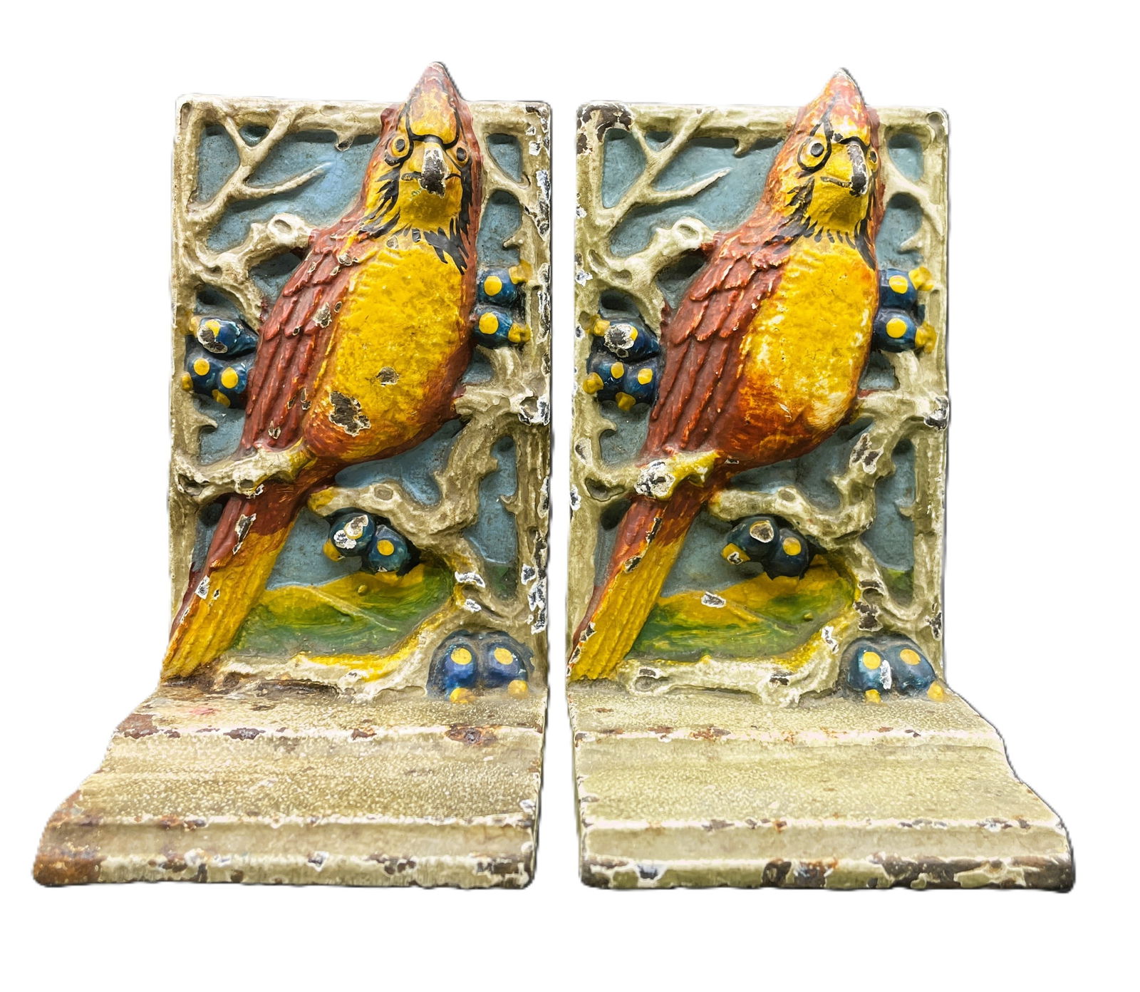 ANTIQUE Hubley CAST IRON Cardinal BIRD BOOKENDS: Date/Period: approx 1920'sDimension: Approx. 5 x 3 x 2.75Material: cast ironAdditional Information: Fantastic cast iron circa 1920s Cardinal bookends with super original paint. Not marked but
