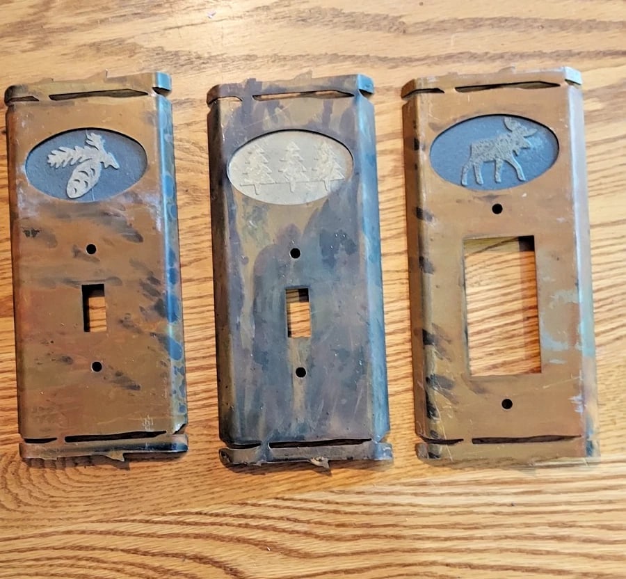 Adirondack Light Swith Covers Moose Trees 1990: Great looking piece in excellent condition. Bid is all three. From a house in adirondacks. Extremely expensive when new, Measure 8 x 3 1/2" . Shipping costs include insurance. Shipping:Domestic: