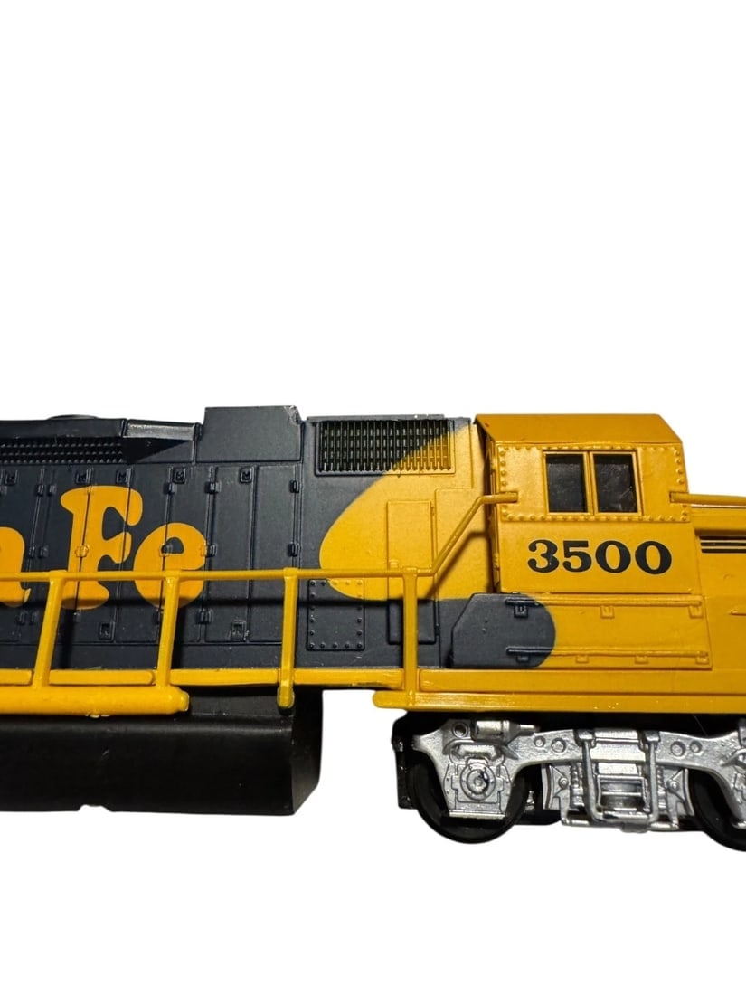 VINTAGE SANTA FE 3500,3560 RED SILVER LIFE LIKE LOCOMOTIVE TRAIN HO SCALE - 2