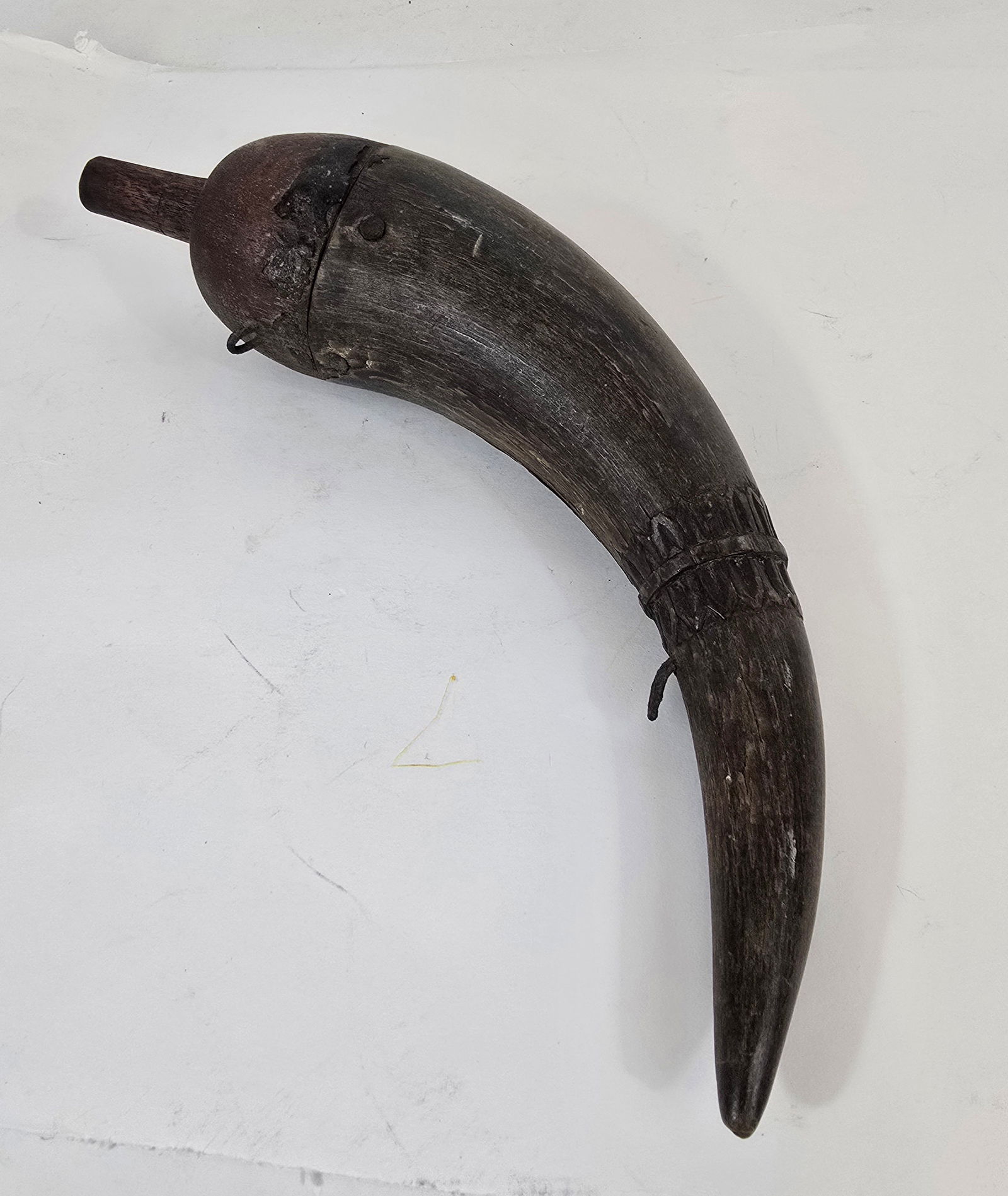 Early Eastern Woodlands bison powder horn