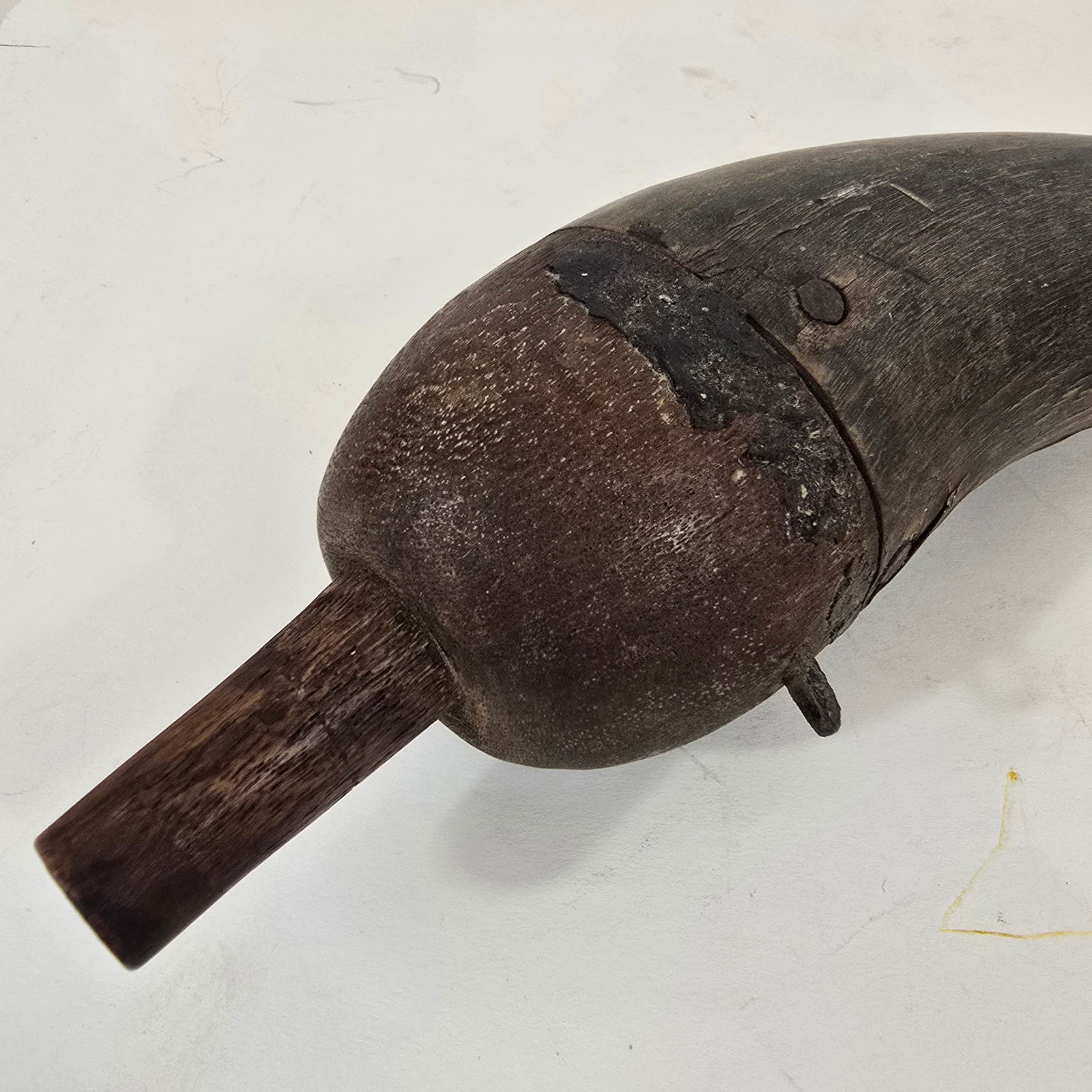 Early Eastern Woodlands bison powder horn - 3