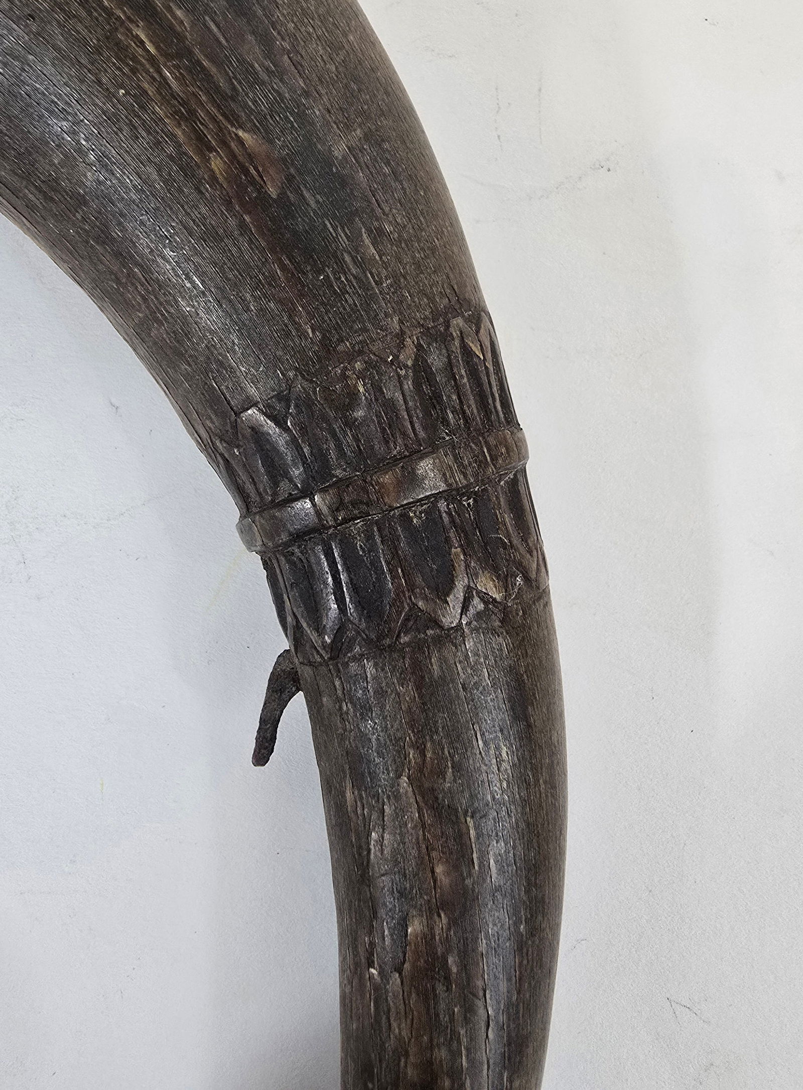 Early Eastern Woodlands bison powder horn - 4