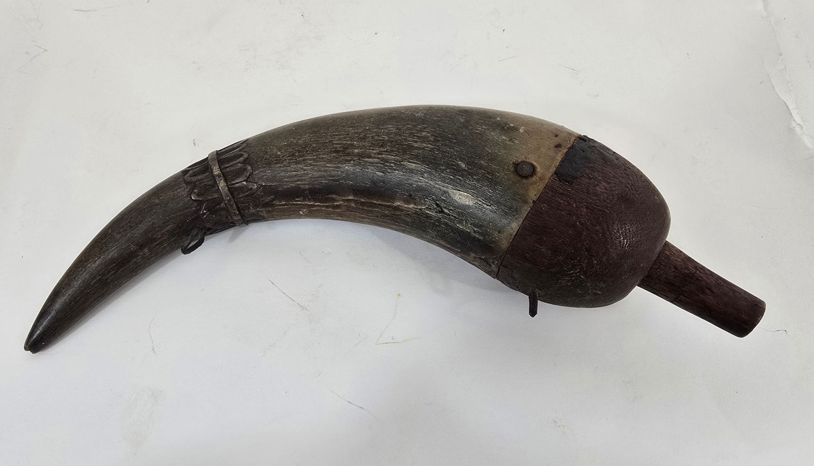 Early Eastern Woodlands bison powder horn - 8