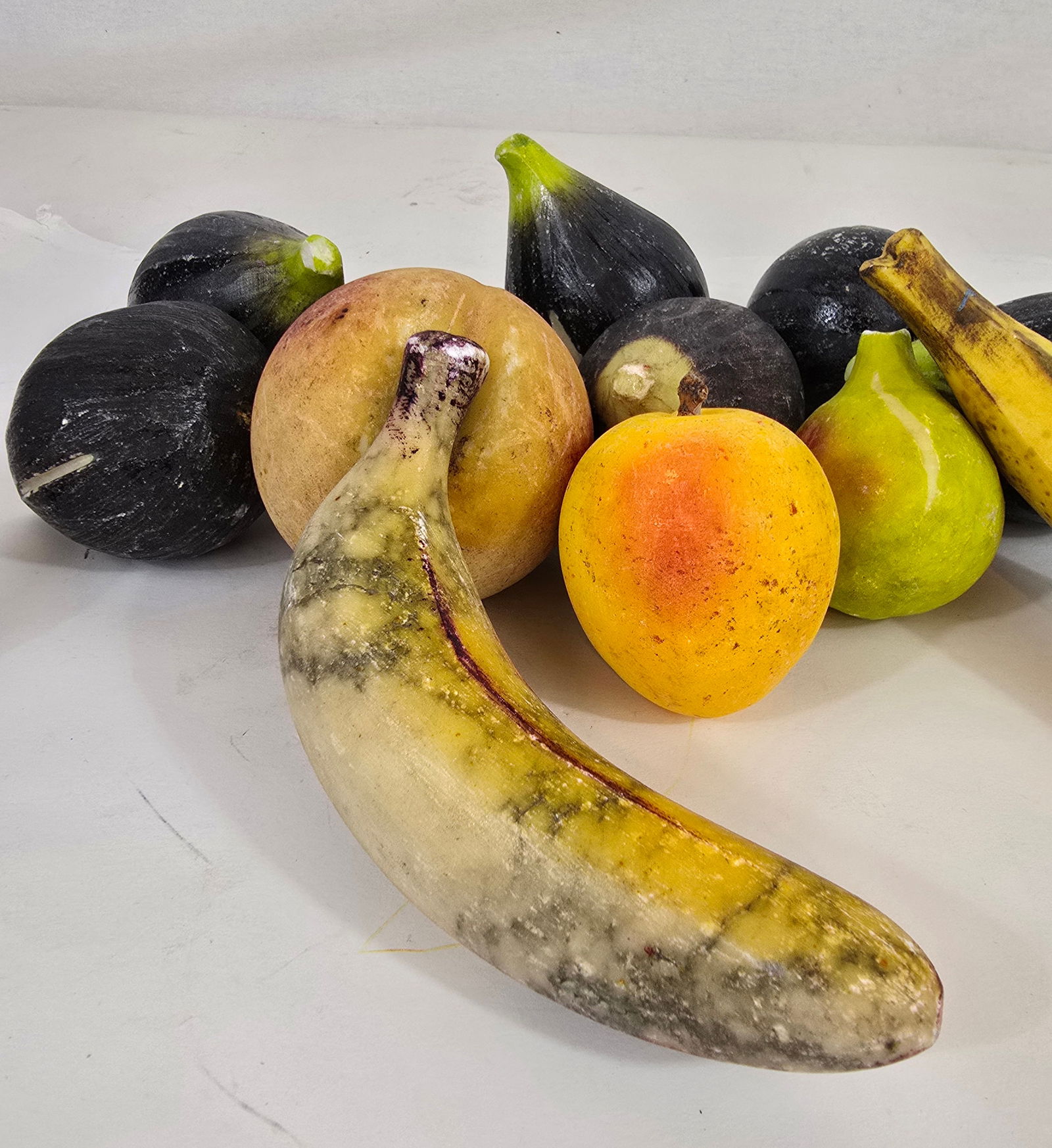 Lot of stone fruit - 6