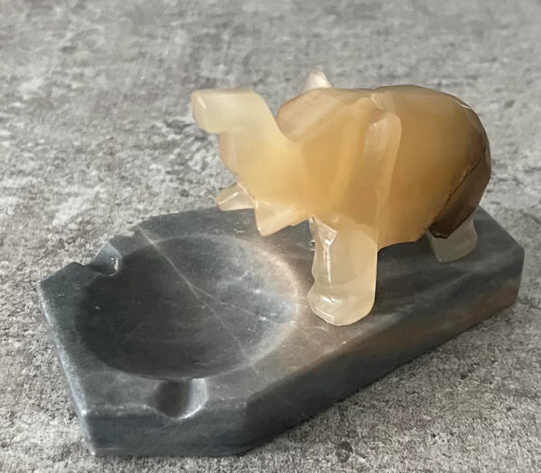 1970s Petite Marble Elephant Ashtray - 3