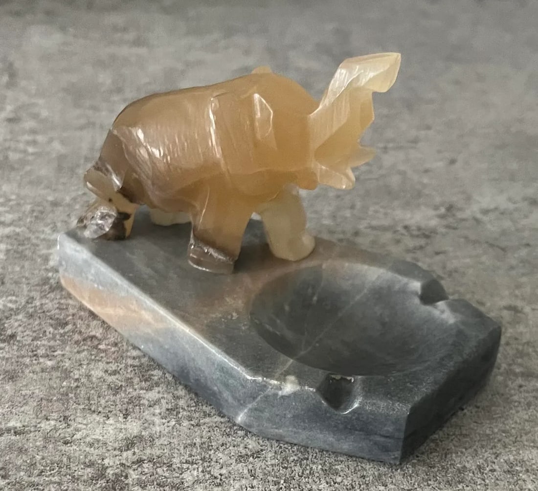 1970s Petite Marble Elephant Ashtray - 6