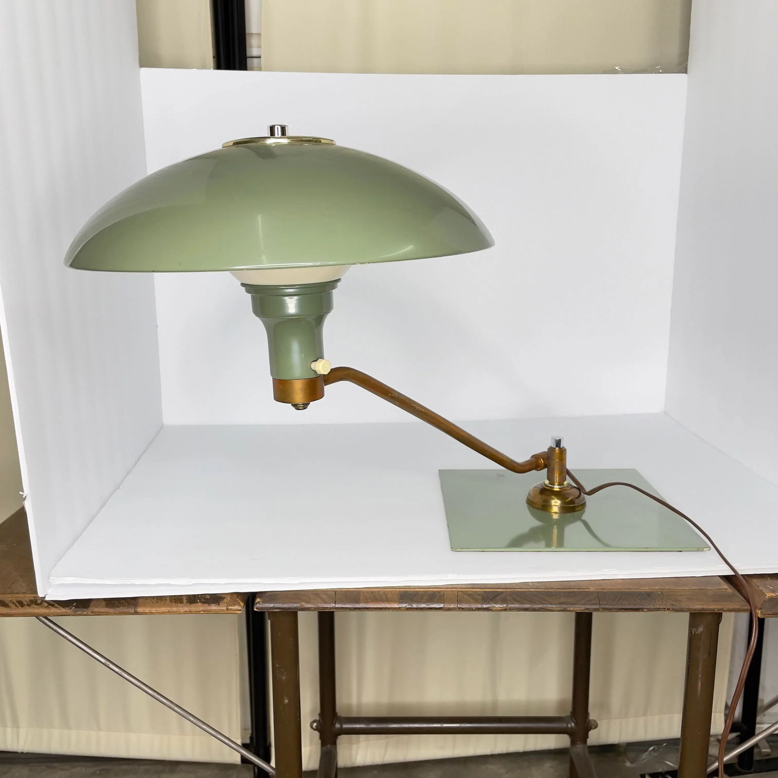 Mid Century Green Flying Saucer Table Lamp - 2