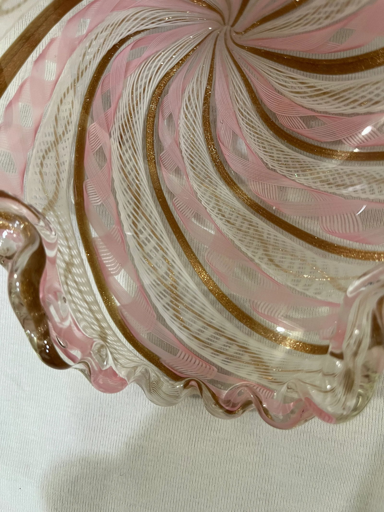 1950s Salvati Murano Pink Latticino Ribbon Ruffled Bowl or Catchall - 2