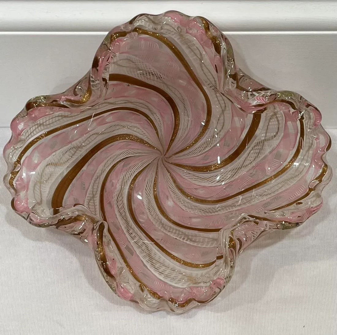 1950s Salvati Murano Pink Latticino Ribbon Ruffled Bowl or Catchall - 7