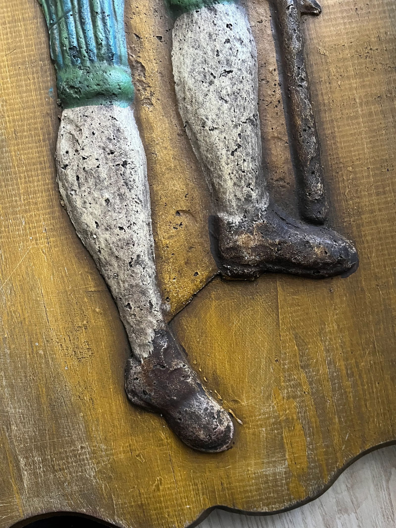 1970s Traditional Spanish Soldier Hand-Carved Mexican Folk Art Wall Hanging - 4