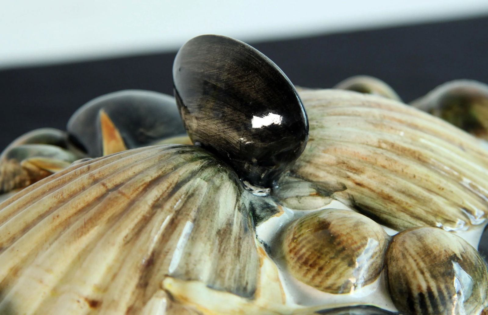 Vintage Majolica Ceramic Shellfish Lidded Casserole Serving Bowl - 7