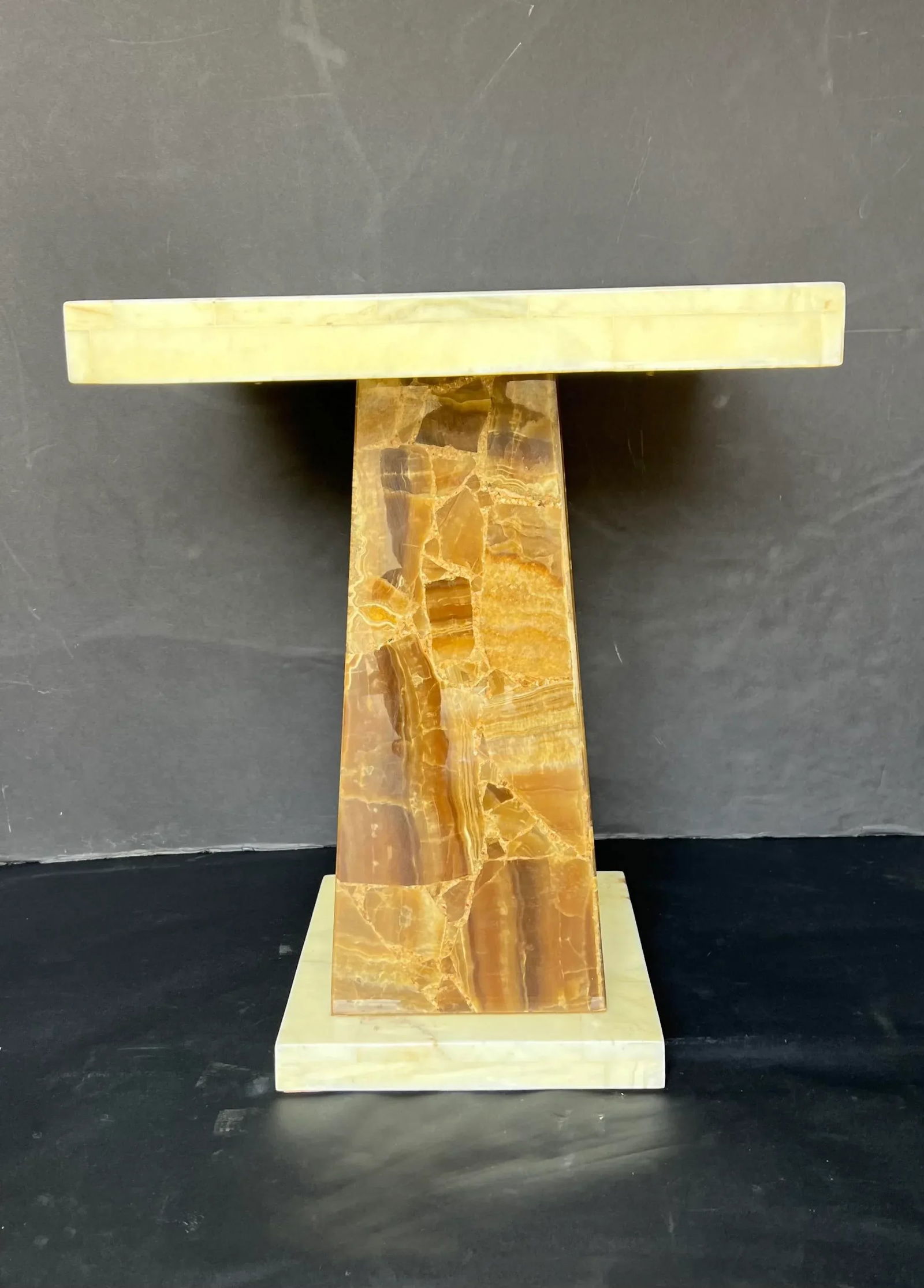 1960 Vintage Signed Muller of Mexico Onyx Pedestal/Side Table. - 2