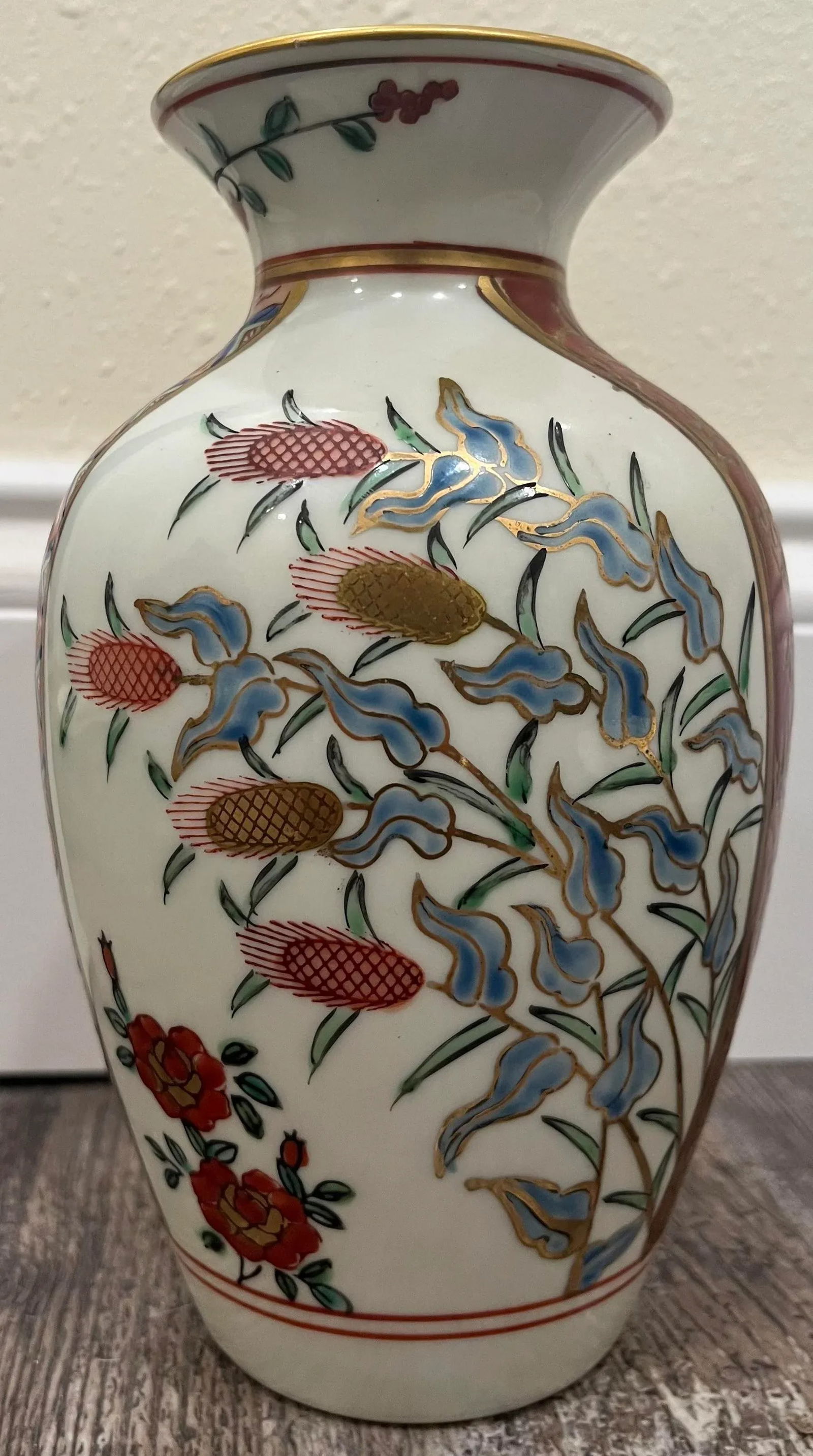 Mid Century Japanese Gold Imari Baluster Vase - 3