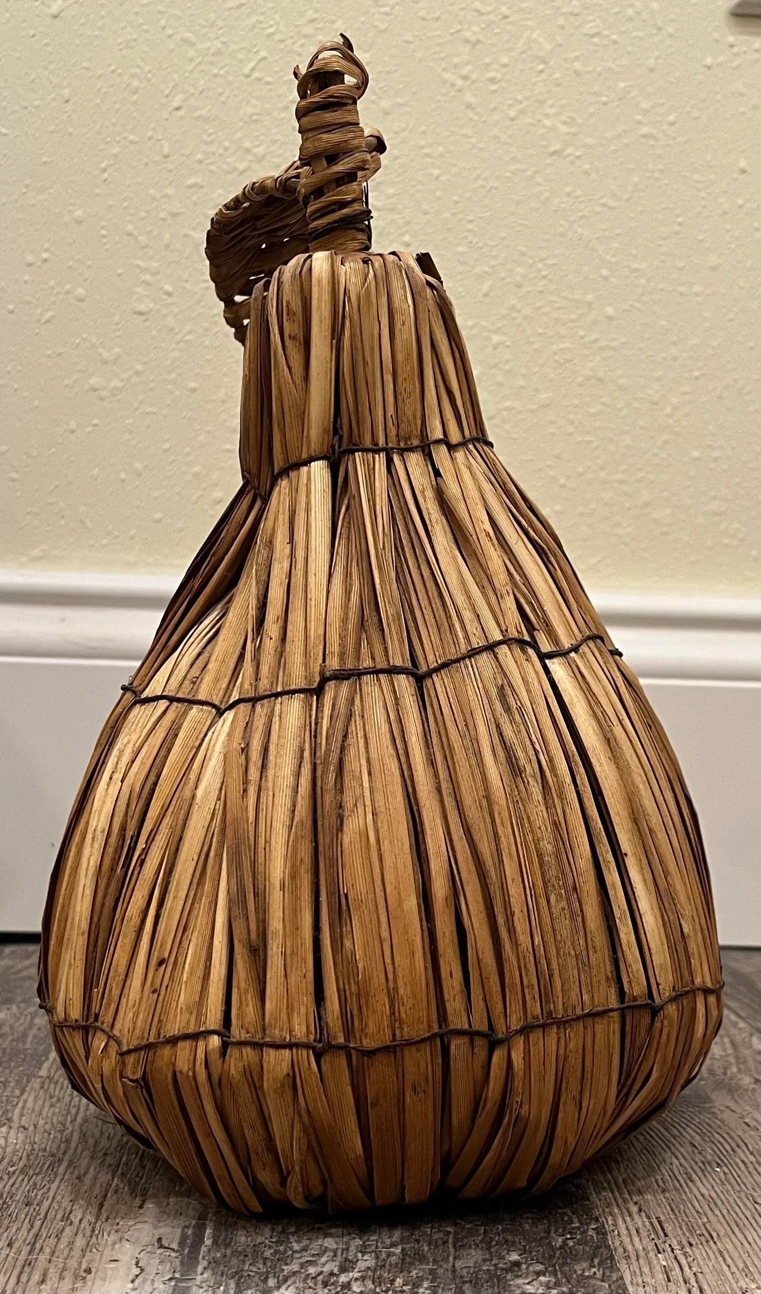 1980s Woven Pear Tabletop Decor - 2