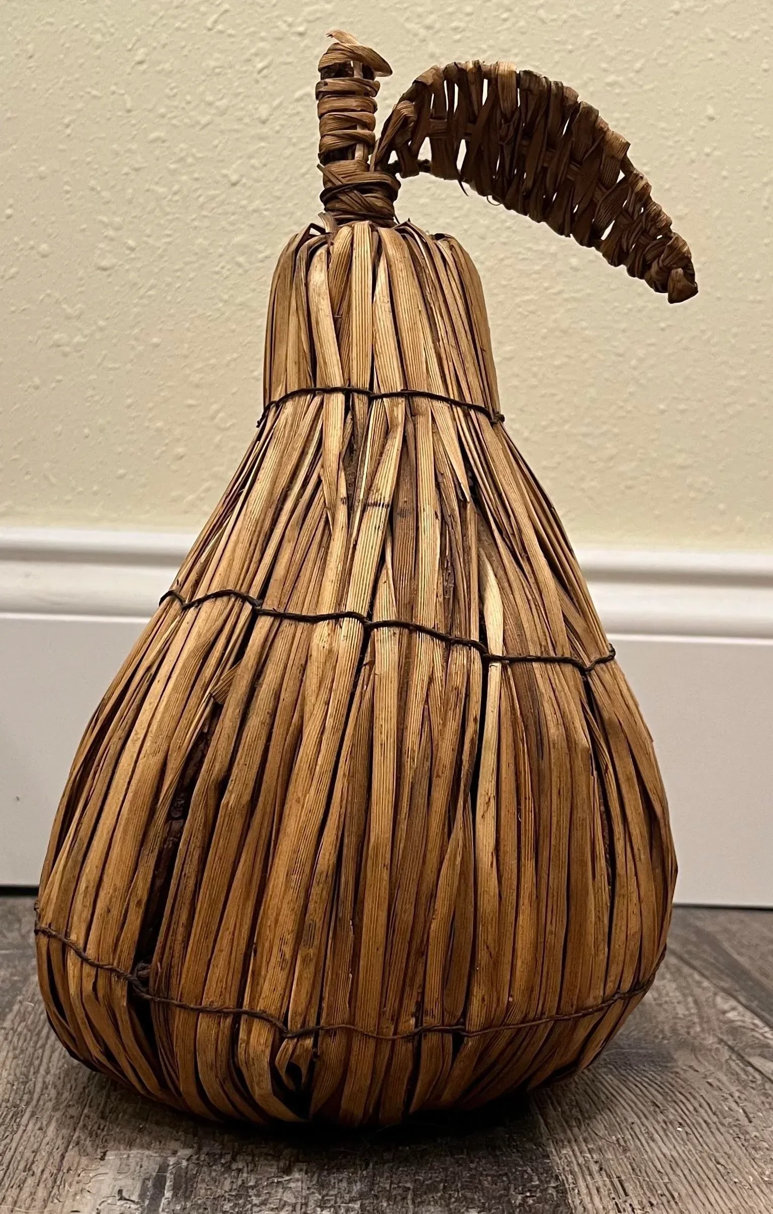 1980s Woven Pear Tabletop Decor - 3