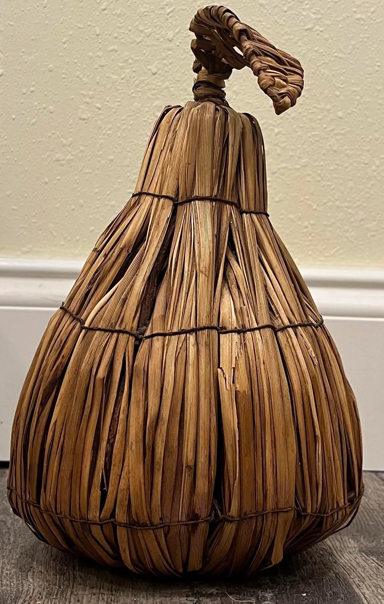 1980s Woven Pear Tabletop Decor - 4