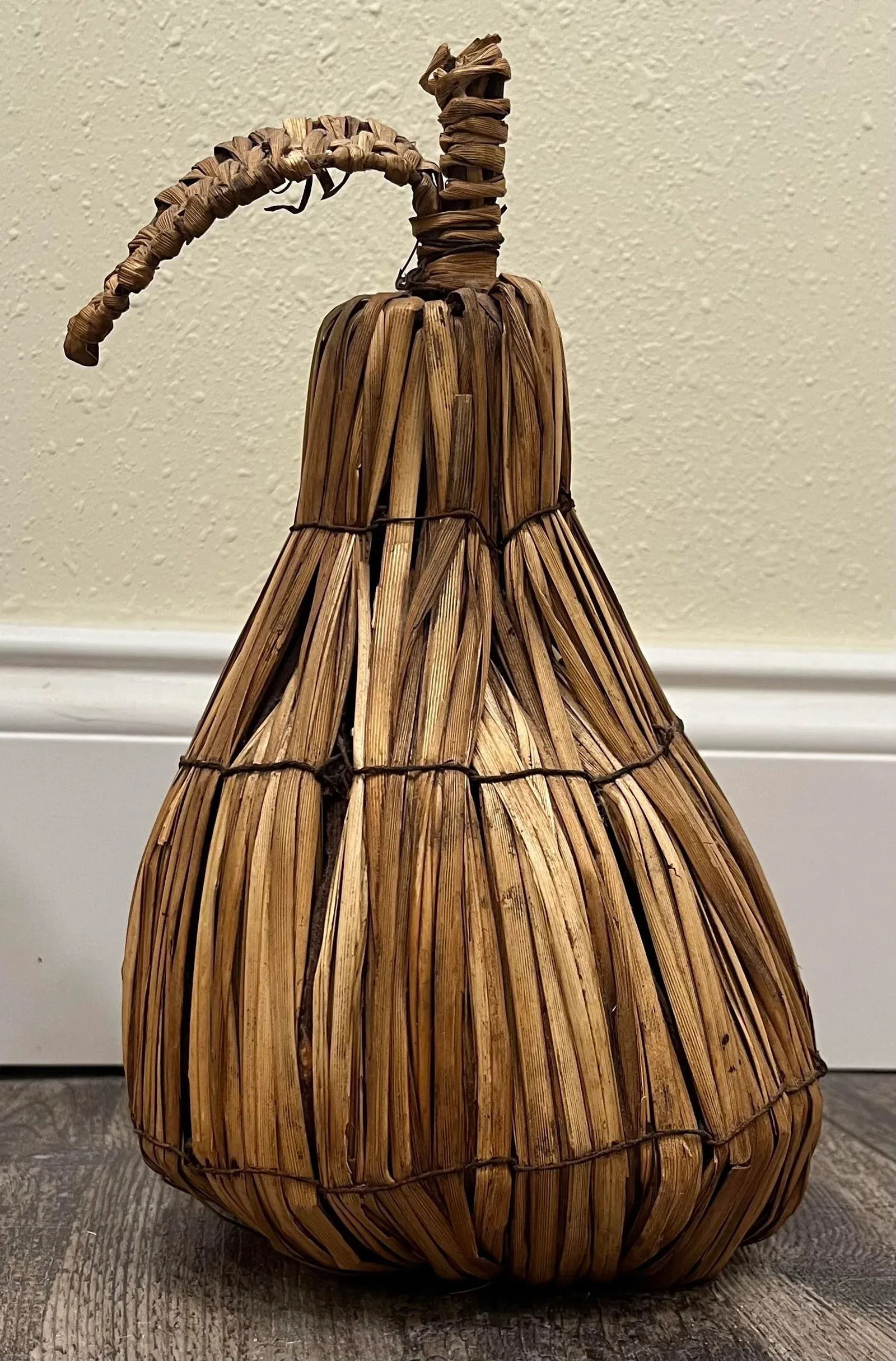 1980s Woven Pear Tabletop Decor - 5