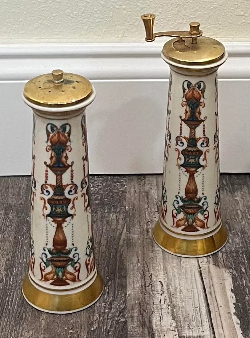 1970s Lenox 24k Lido Pattern Salt and Pepper Mill- Set of 2 - 2